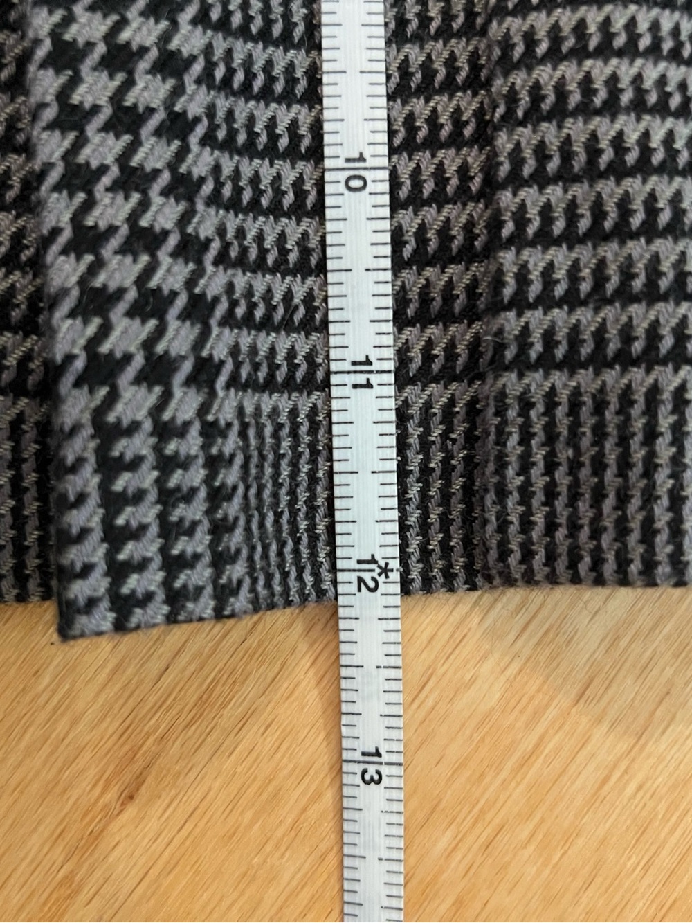 H&M Divided Black/Gray Houndstooth Pleated Miniskirt Size 8 - Picture 8 of 8